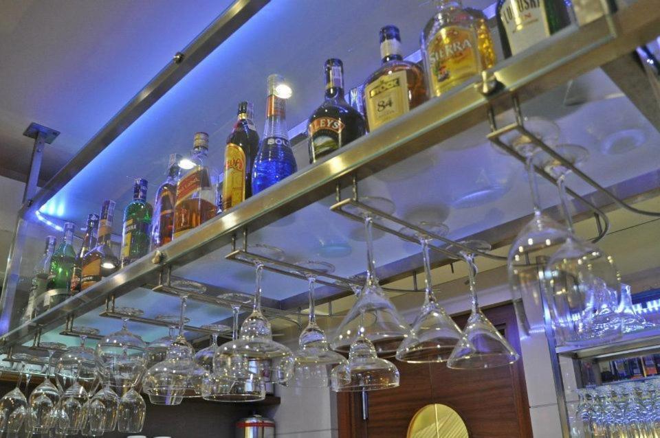 Hotel Atrium إيبلاغ المظهر الخارجي الصورة